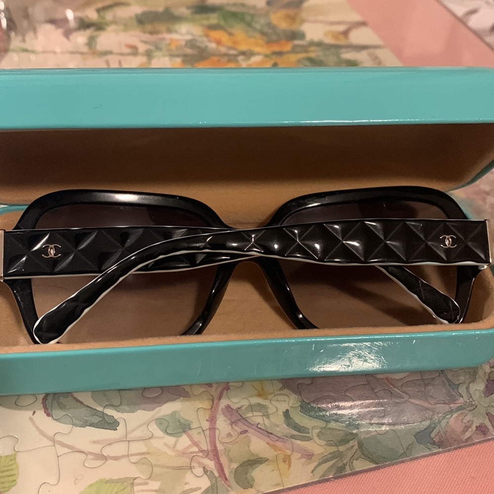 Authentic Chanel sunglasses - Picture 4 of 6